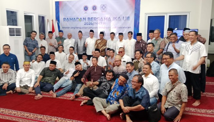 IKA UII Gelar Buka Puasa Bersama Bertema “Menjemput Hidayah”, Hadirkan Tausiah Ustadz Dondy Tan dan Taklimat Prof. Mahfud MD
