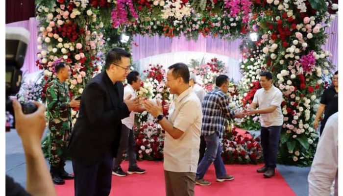 Kudus Berduka: Bupati Sam’ani Intakoris Melayat ke GOR Jati, Kenang Jasa Michael Bambang Hartono