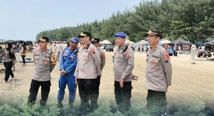 Pengamanan Diperketat, Kapolres Rembang Cek Langsung Lonjakan Wisatawan di Karang Jahe Beach