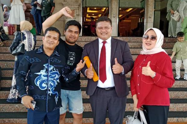 Jadi Momen Berkesan, Taufik Hidayat Nasution Wisudawan Magister Hukum Konsentrasi Hukum Kesehatan Apresiasi STHM