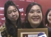 Ketua Perwanti PSMTI Pusat, Helga Abraham Terima Penghargaan di Ajang Women Empowering Award 2025