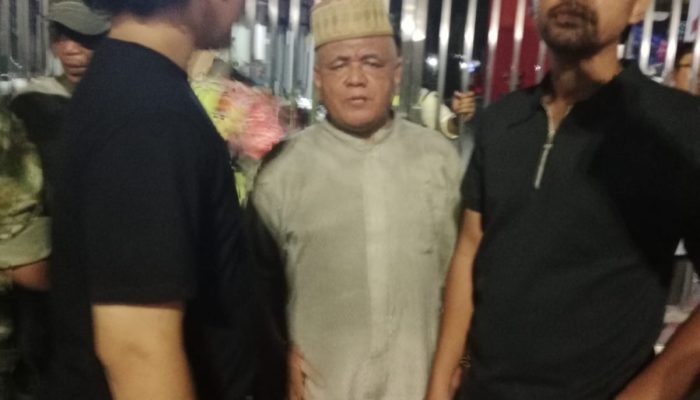 Babinsa Kramat Sigap Amankan Keributan Dugaan Penipuan Umroh di Depan Gedung Patra Niaga (Pertamina), Senen