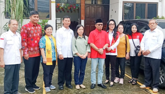 Berbagi Takjil Tebar Kasih dan Harmoni, Matakin DKI Jakarta Bersama PINTI dan Pemprov DKI Bagikan 500 Paket Makanan