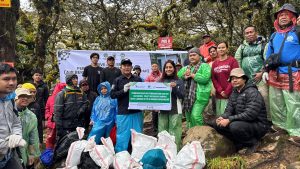 Peringati WED 2026, PT. Esa Maha Karya Tunggal (ECOTRU) berikan Hadiah untuk KLH BPLH berupa Fasilitas Sanitasi, Langgar dan Wadah Sampah Terpilah