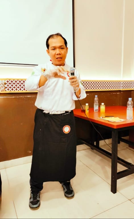 Workshop UMKM Halal dan Thoyyib di Bekasi: Chef Wahyudi dan Chef Suharna Bagikan Tips Olahan Daging Kurban Kebab hingga Sambosa