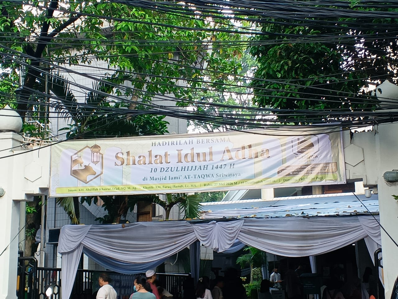 Khidmat dan Penuh Kebersamaan, Warga Padati Sholat Idul Adha 1447 H di Masjid Jami At-Taqwa Sriwijaya