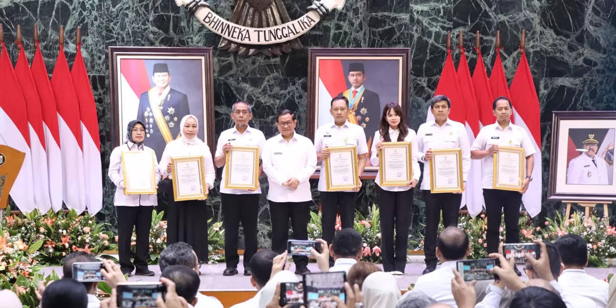 Pemprov DKI Apresiasi ATR/BPN atas Percepatan Sertipikasi Aset, 499 Sertipikat Diserahkan Bertepatan HUT Jakarta