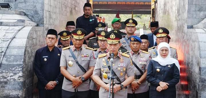 Jelang Hari Bhayangkara ke-80, Kapolri Ziarah ke Makam Gus Dur, Bung Karno, dan Soeharto