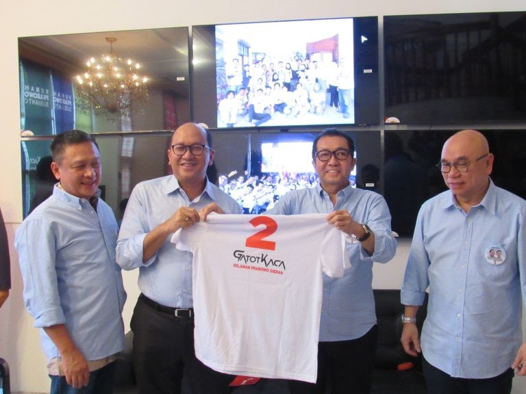 Rosan Roeslani Sambangi Rumah Pemenangan GatotKaca, Perkuat Soliditas Relawan Prabowo-Gibran