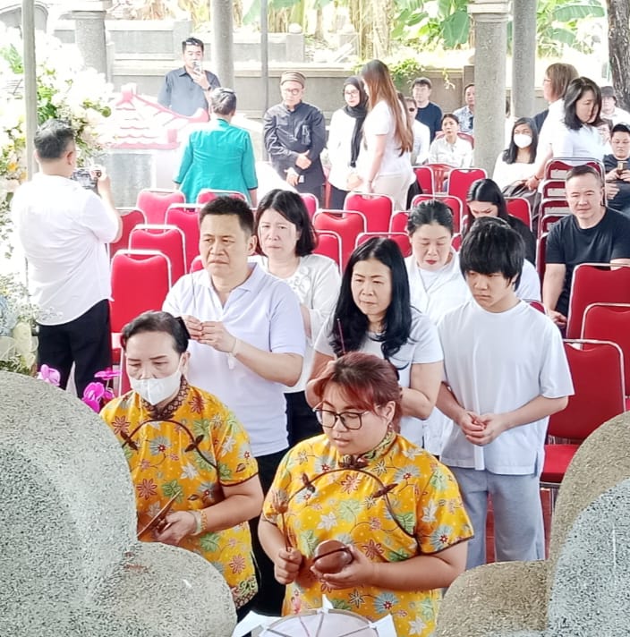 Hokiarto Dimakamkan di Yayasan Pedurenan Depok Bhakti, Keluarga dan Kerabat Antar ke Peristirahatan Terakhir