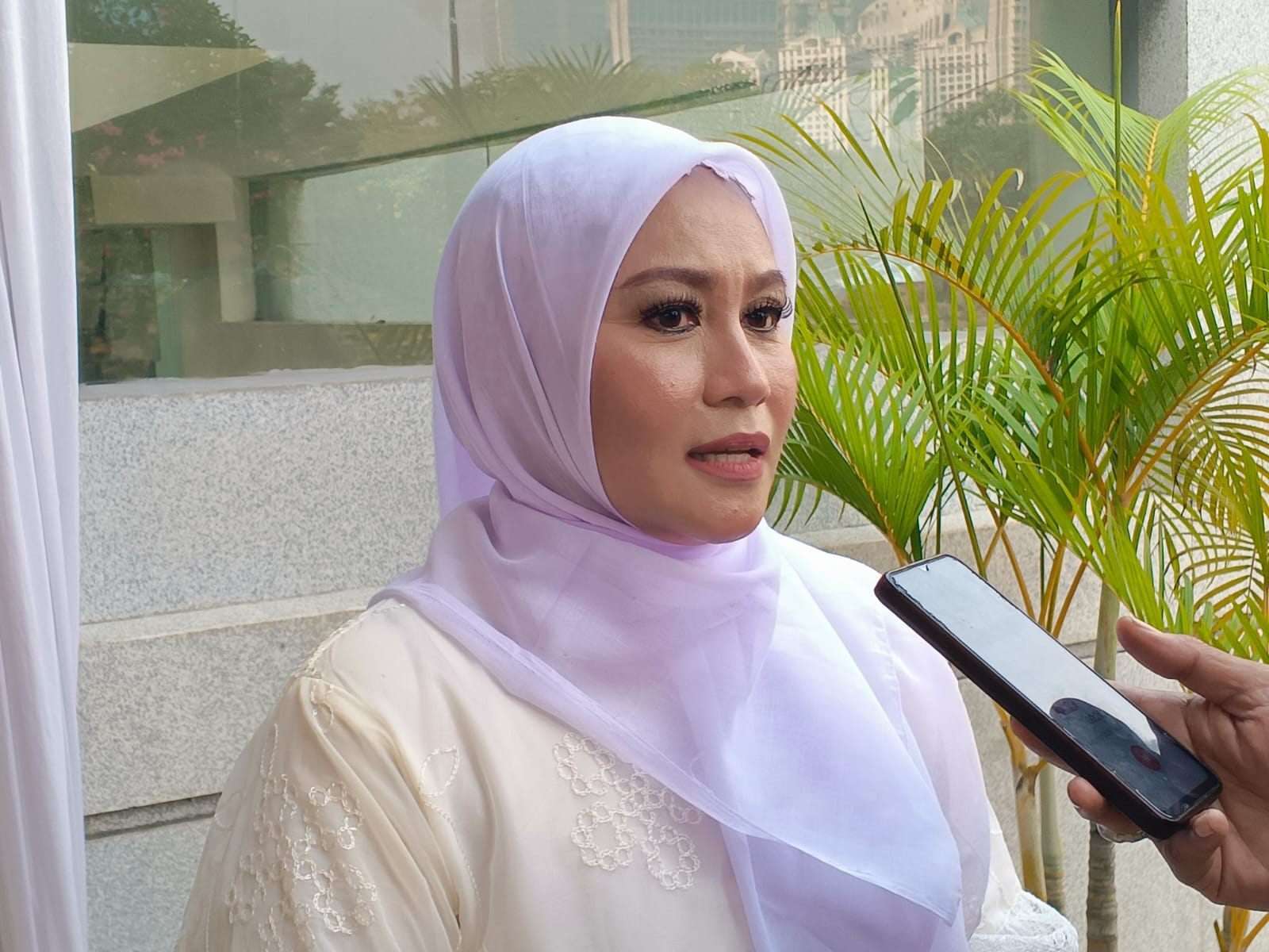 Hj. Bunga Assegaf Kenang Guruh Soekarnoputra sebagai Pendidik yang Menginspirasi di IKJ